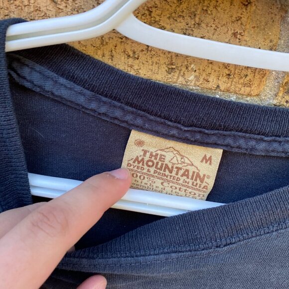 Vintage 90s The Mountain Dragon Breath T Shirt Medium - Picture 5 of 5